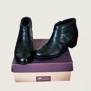 Clarks Malia Hue Booties
